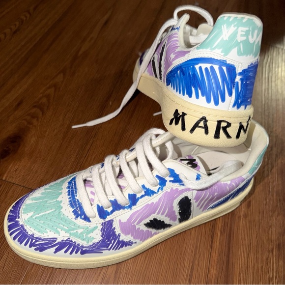 MARNI x VEJA " Graffiti " Printed Low-Top 100% Calf Leather Sneakers - Picture 4 of 7
